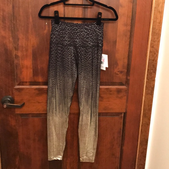 beyond yoga drip dot leggings